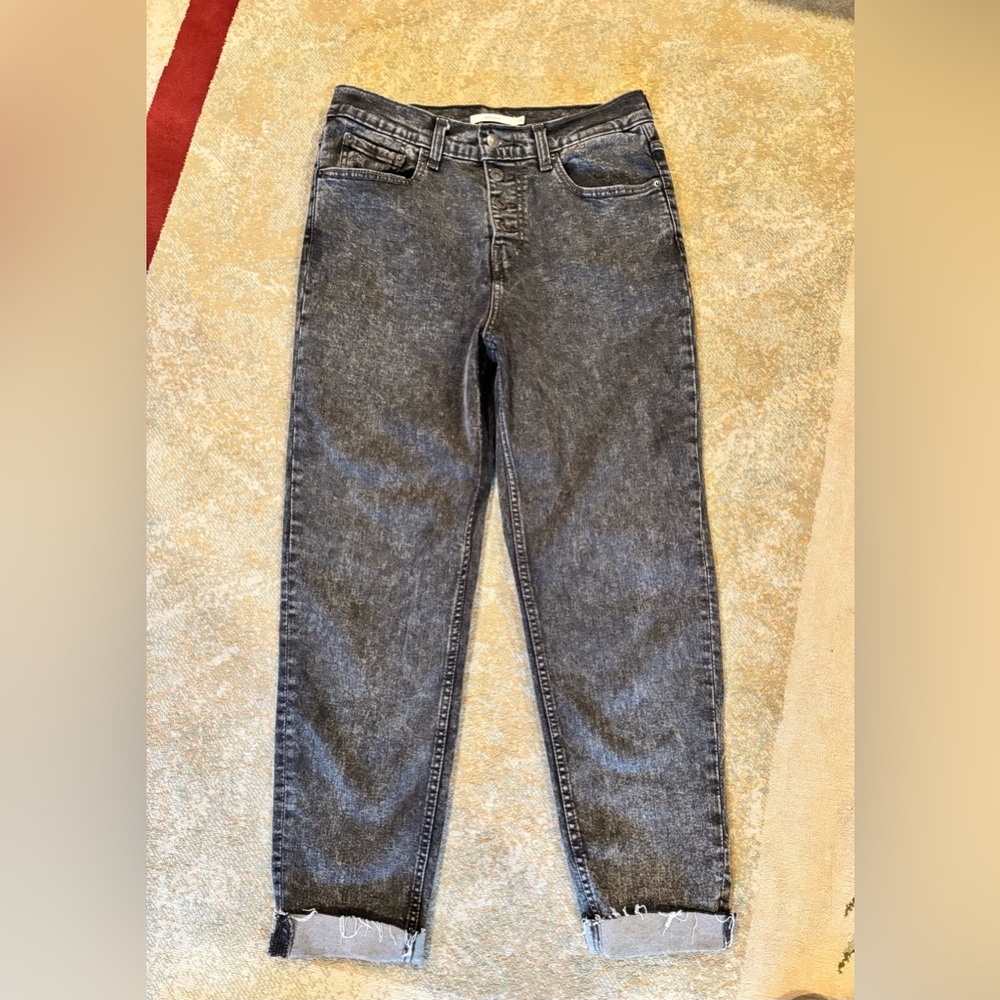 Levi’s Mom Jeans Size 28 High Rise Button Fly Raw Hem